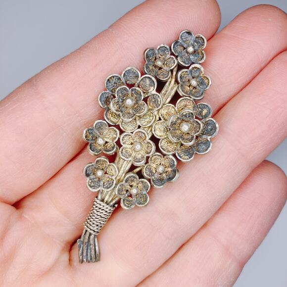 Antique Edwardian Sterling Silver Brooch Wire Scrollwork Floral Filigree C-Clasp - Picture 2 of 5